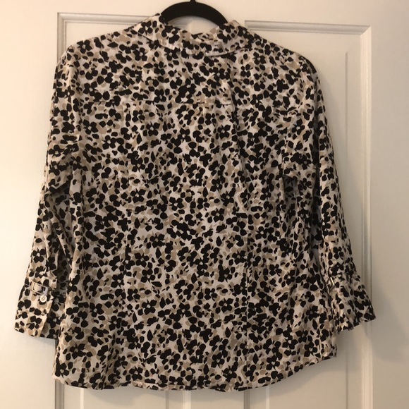 V-Neck Button Down Shirt. - Picture 5 of 5